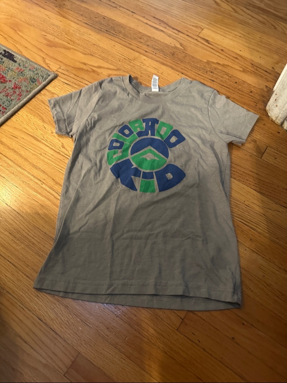 Grey Short-Sleeve Graphic Tee (6-7)